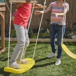 KidKraft Aire De Jeux En Bois Portique Balançoires Et Toboggan – Hideway Haven 10 KidKraft Aire De Jeux En Bois Portique Balançoires Et Toboggan – Hideway Haven -Jardelix Soldes Magasin balancoire debout aire jeu bois kidkraft hideway haven