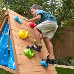 Cabane Pour Enfant Tipi En Bois Et Muret D’escalade Kidkraft -Jardelix Soldes Magasin cabane bois mur escalade kidkraft