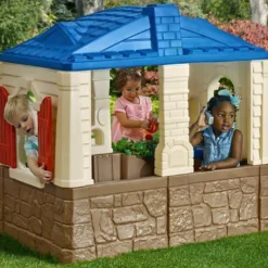 Step2 Cabane De Jardin Enfant En Plastique - Maison Neat & Tidy Bleue -Jardelix Soldes Magasin cabane enfants cottage neat tidy bleu plastique rotomoule resistant 109x102x76cm 1 5ans 2