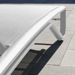 Bain De Soleil En Aluminium Et Textilène - Figari -Jardelix Soldes Magasin detail transat figari blanc terrasse