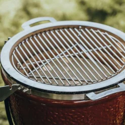 Barbecue Kamado En Céramique Monolith Junior + Chariot -Jardelix Soldes Magasin details barbecue ceramique chariot monolith junior rouge