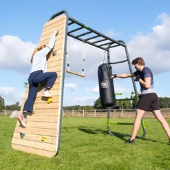 EXIT TOYS Aire De Jeux Et Fitness Avec Sac De Frappe Et Mur D’escalade - GetSet MB220