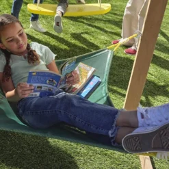 KidKraft Aire De Jeux En Bois Portique Balançoires Et Toboggan – Hideway Haven 11 KidKraft Aire De Jeux En Bois Portique Balançoires Et Toboggan – Hideway Haven -Jardelix Soldes Magasin hamac aire jeu bois kidkraft hideway haven