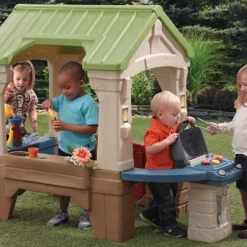 Step2 Maison De Jardin En Plastique Great Outdoors Playhouse 3 Activités -Jardelix Soldes Magasin maison de jardin pour enfants great oudoors 137x179x95cm 3