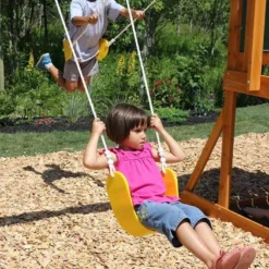 KidKraft Portique En Bois Ainsley Balançoires, Toboggan, Escalade -Jardelix Soldes Magasin portique bois enfant balancoires toboggan mur escalade 3