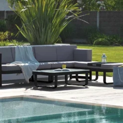 Salon De Jardin En Aluminium Barcelona : 1 Table + 2 Canapés + 1 Pouf -Jardelix Soldes Magasin salon de jardin barcelona aluminium noir