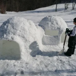 Cabane Pour Enfant Structure Igloo En PEHD ⌀152 Cm – Tinygloo 2 Portes -Jardelix Soldes Magasin structure pehd igloo neige jardin tinygloo