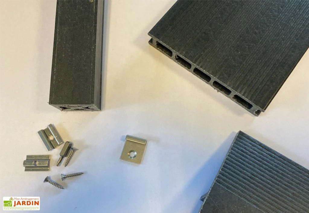 Lames De Terrasse Réversibles En Bois Composite Et PVC Lisa – 2 M² 5 Lames De Terrasse Réversibles En Bois Composite Et PVC Lisa – 2 M² – Image 3